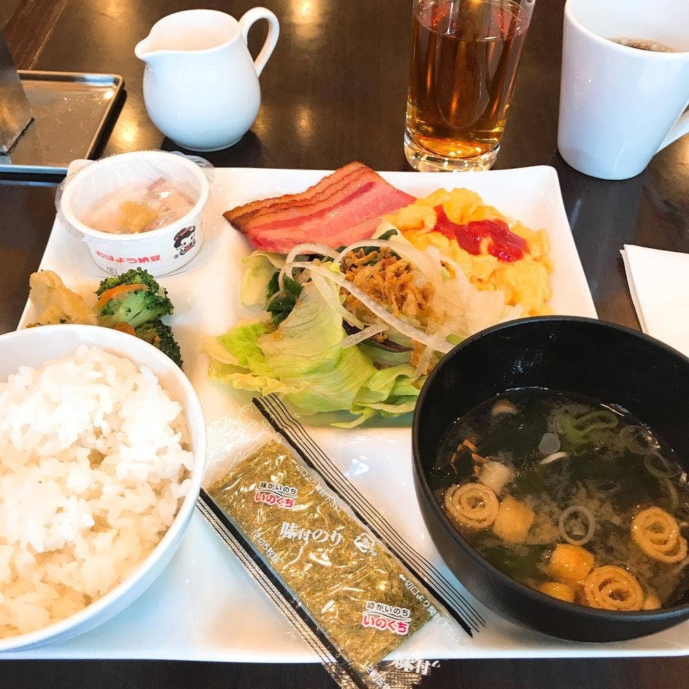 ザ・リバーサイド カフェ&ダイニング ダブルツリーbyヒルトン那覇
