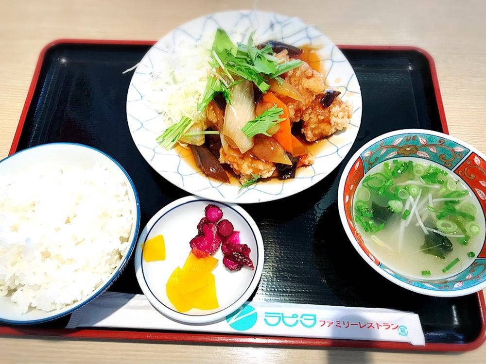 ファミリーレストラン ラピタ