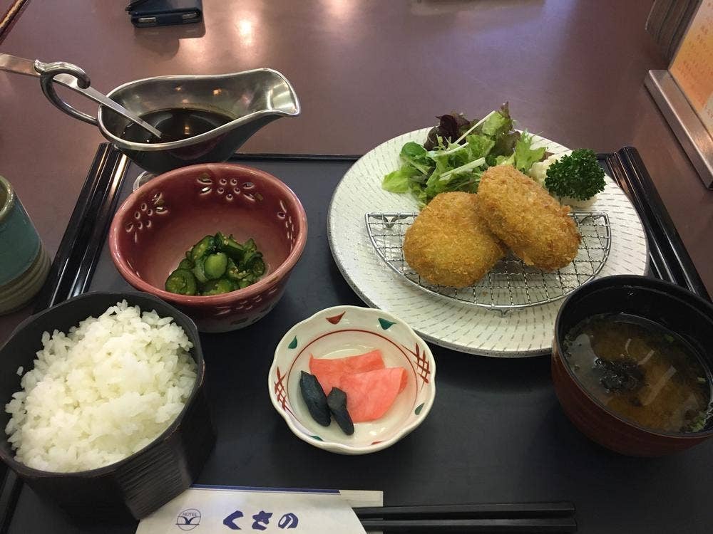 草のホテル 和食処 湧水