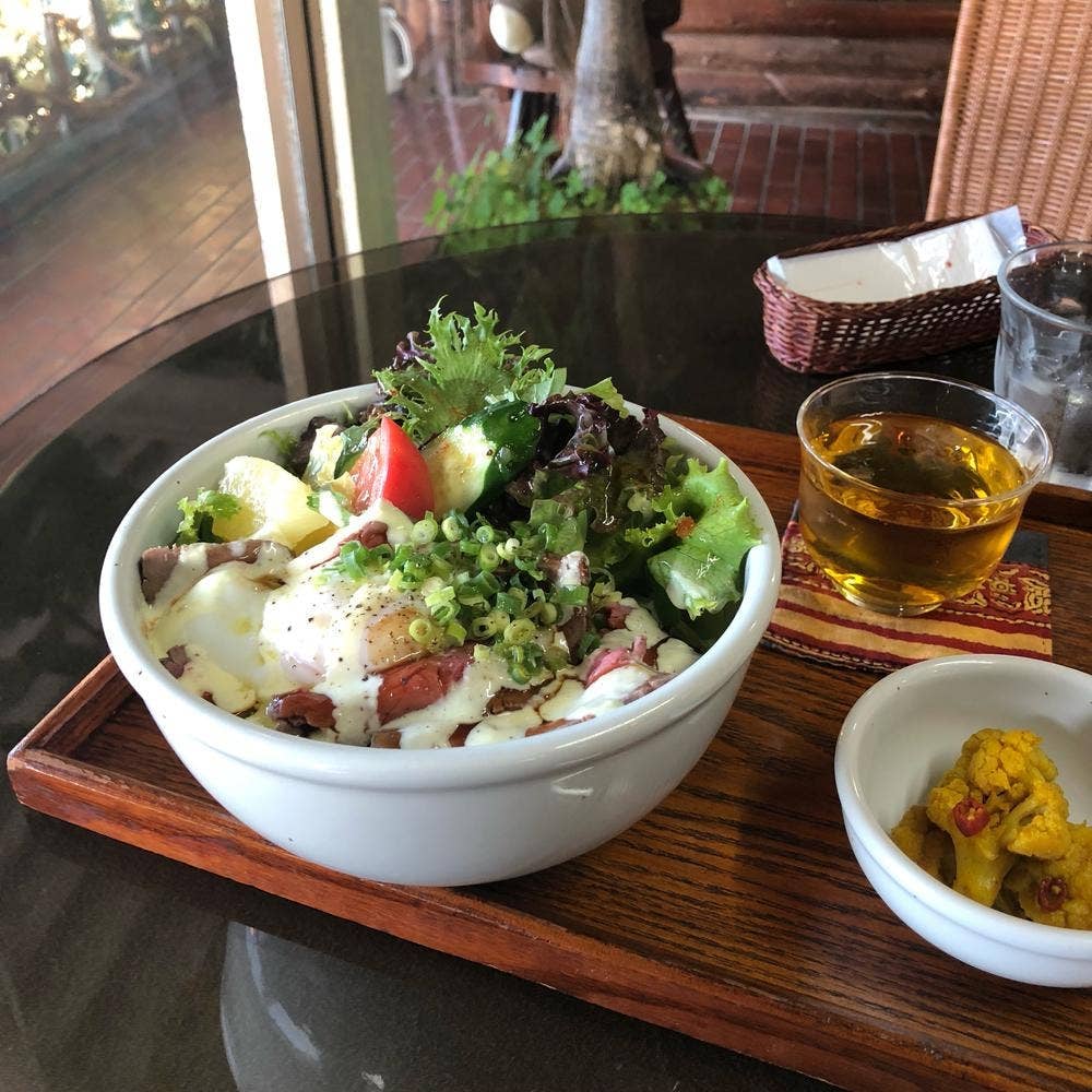 トムズ カフェ