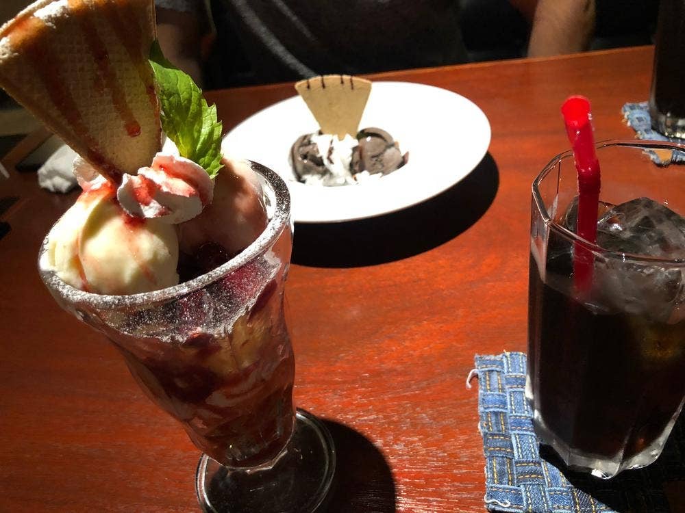 BOND CAFE
