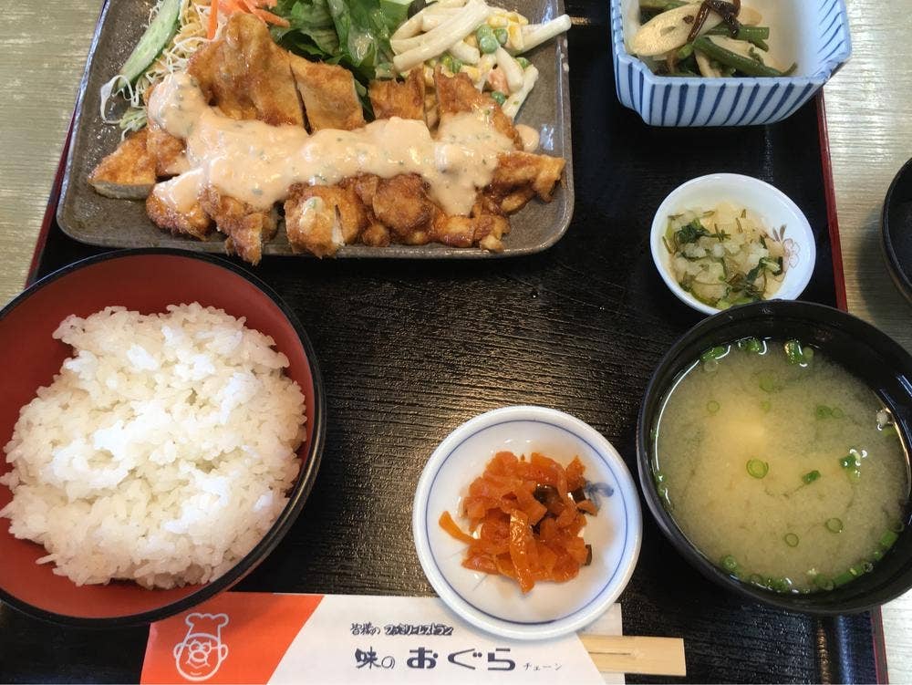 レストランつの