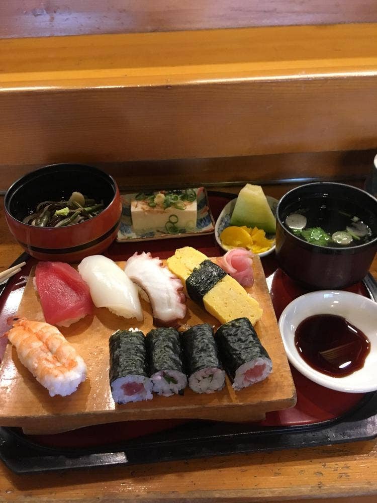 寿し処与志乃