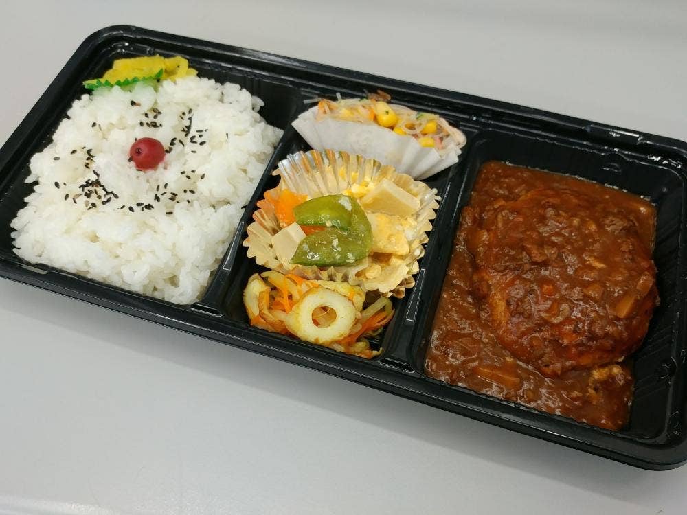 手造りのひまわりべんとう