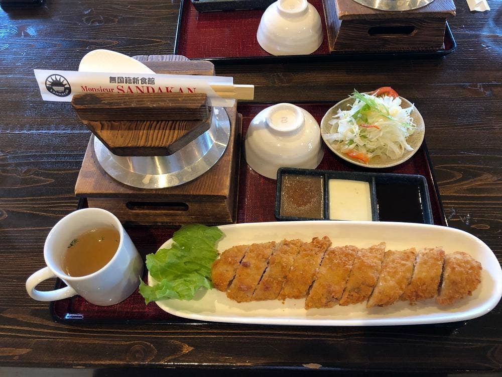 ムッシュSANDAKAN 本店