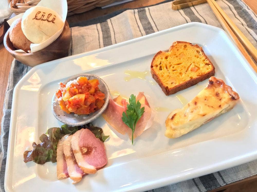 Lili cafe gift