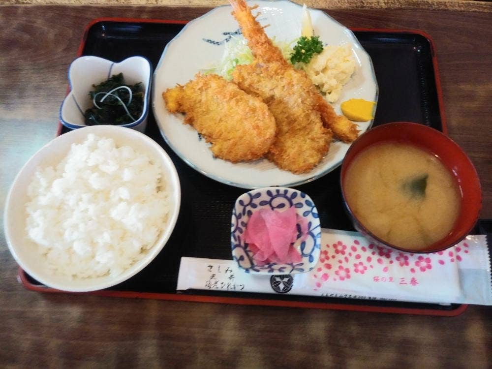 お食事処 やま㐂
