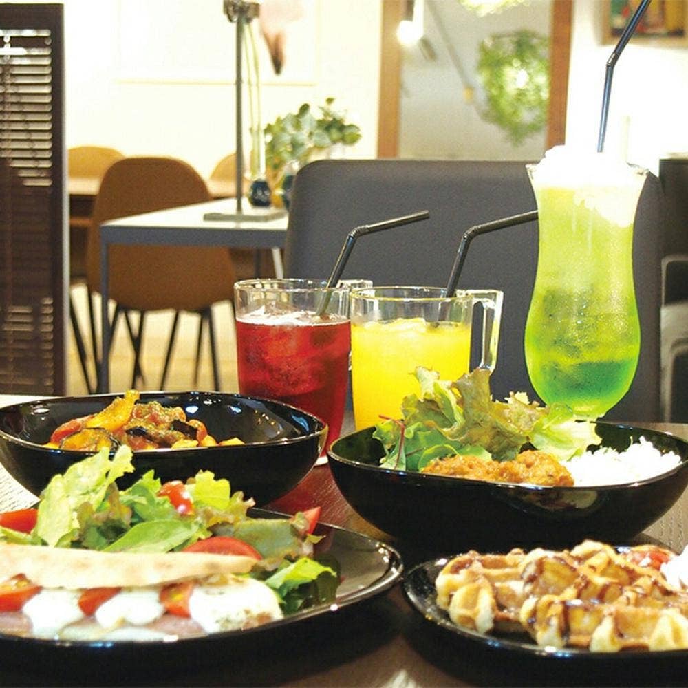 Cafe F-ism