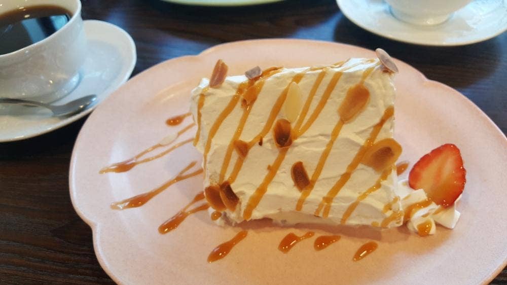 Cream Café