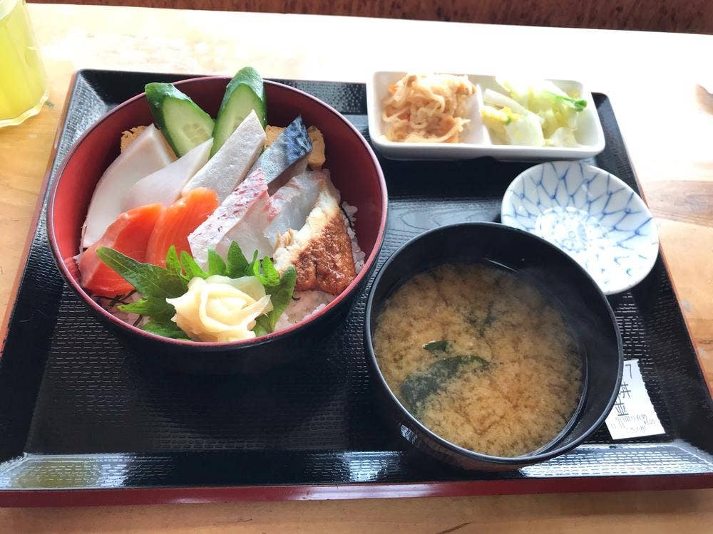 くさの根