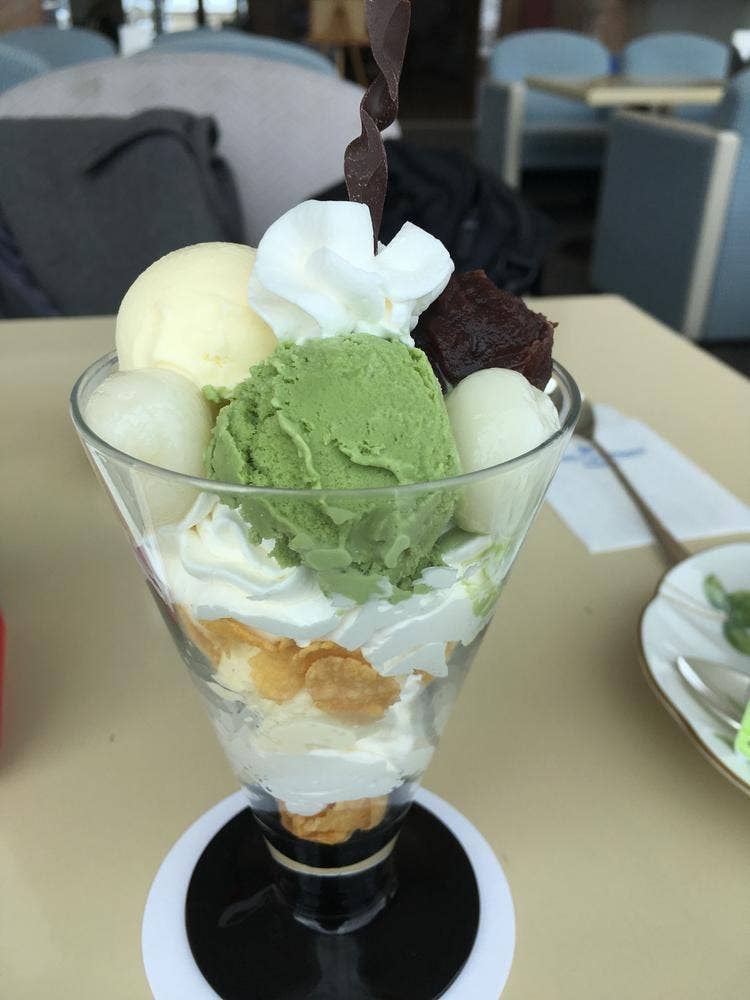 ロビーラウンジ&レストラン 漣