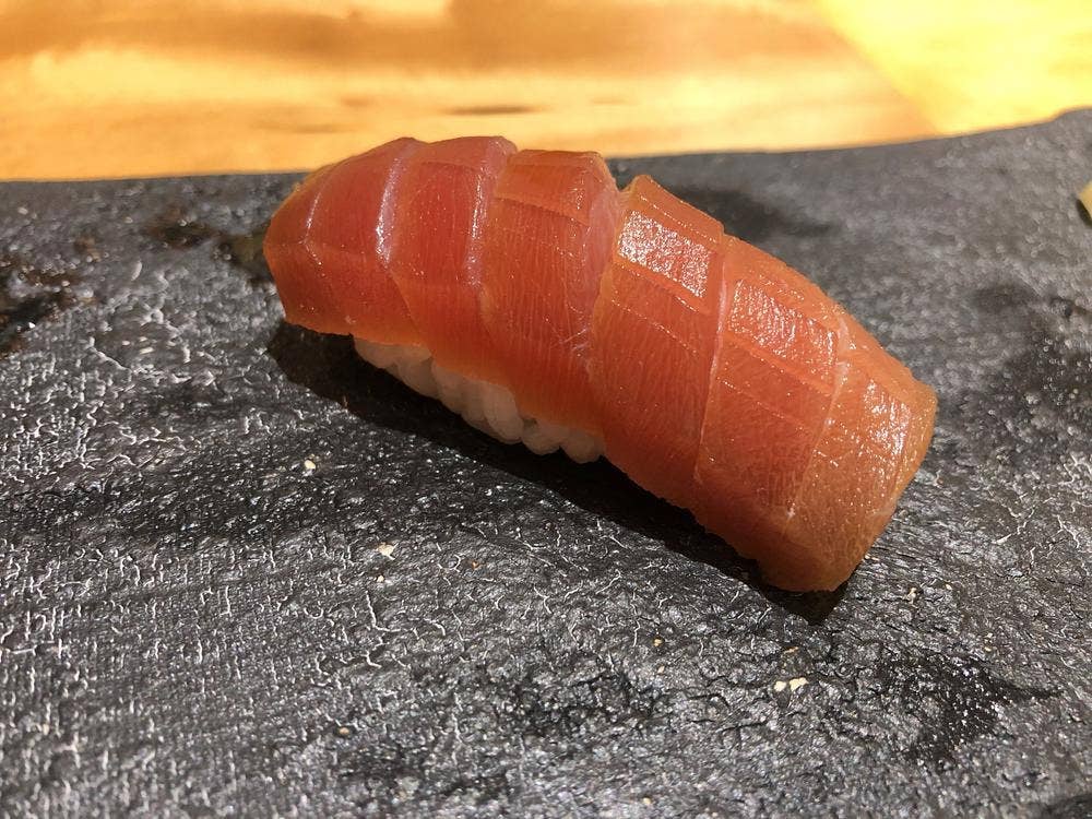 すし 弥助