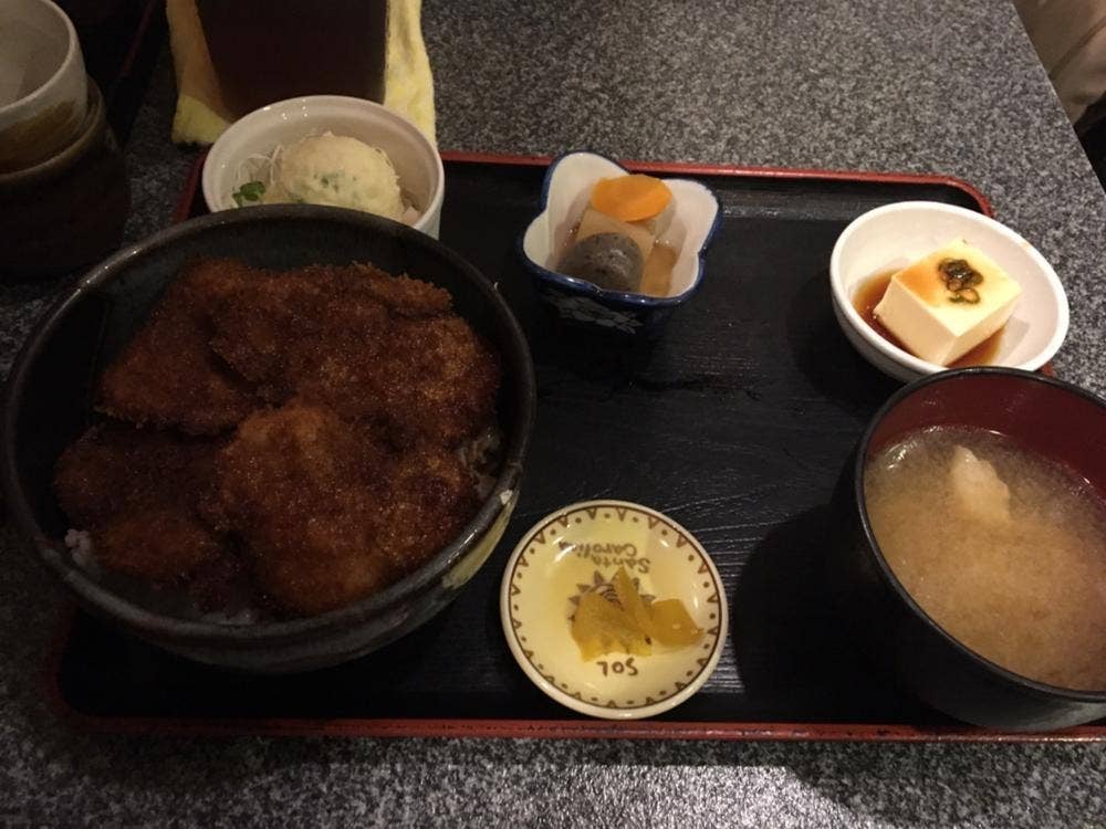 とりと