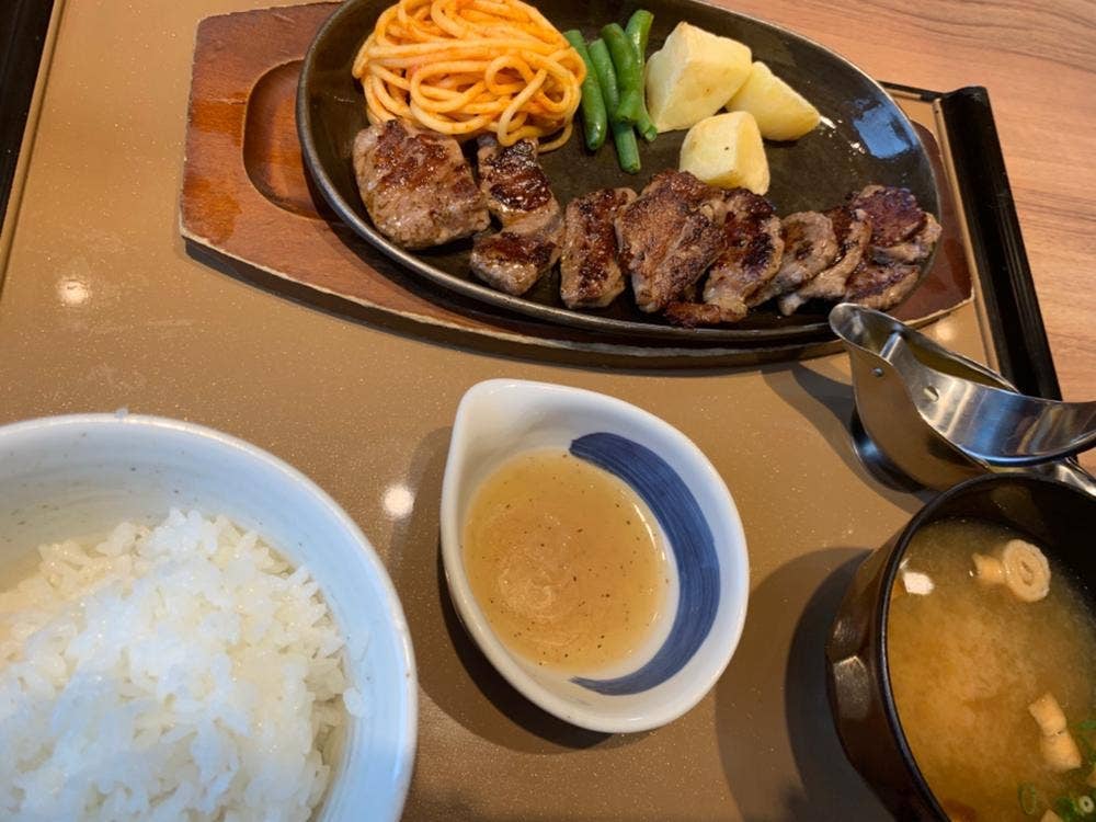 やよい軒 防府店