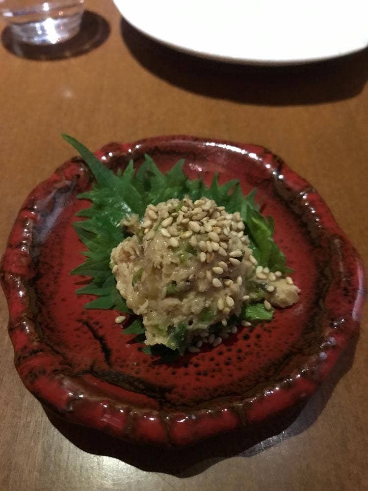 目と鼻の先