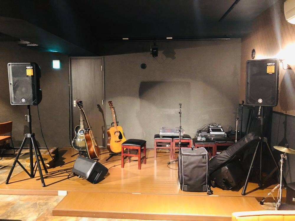 LIVE HOUSE Cest la vie