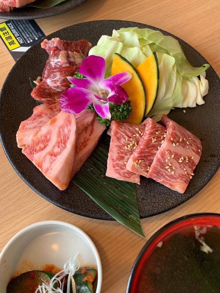 郷土焼肉あかいと