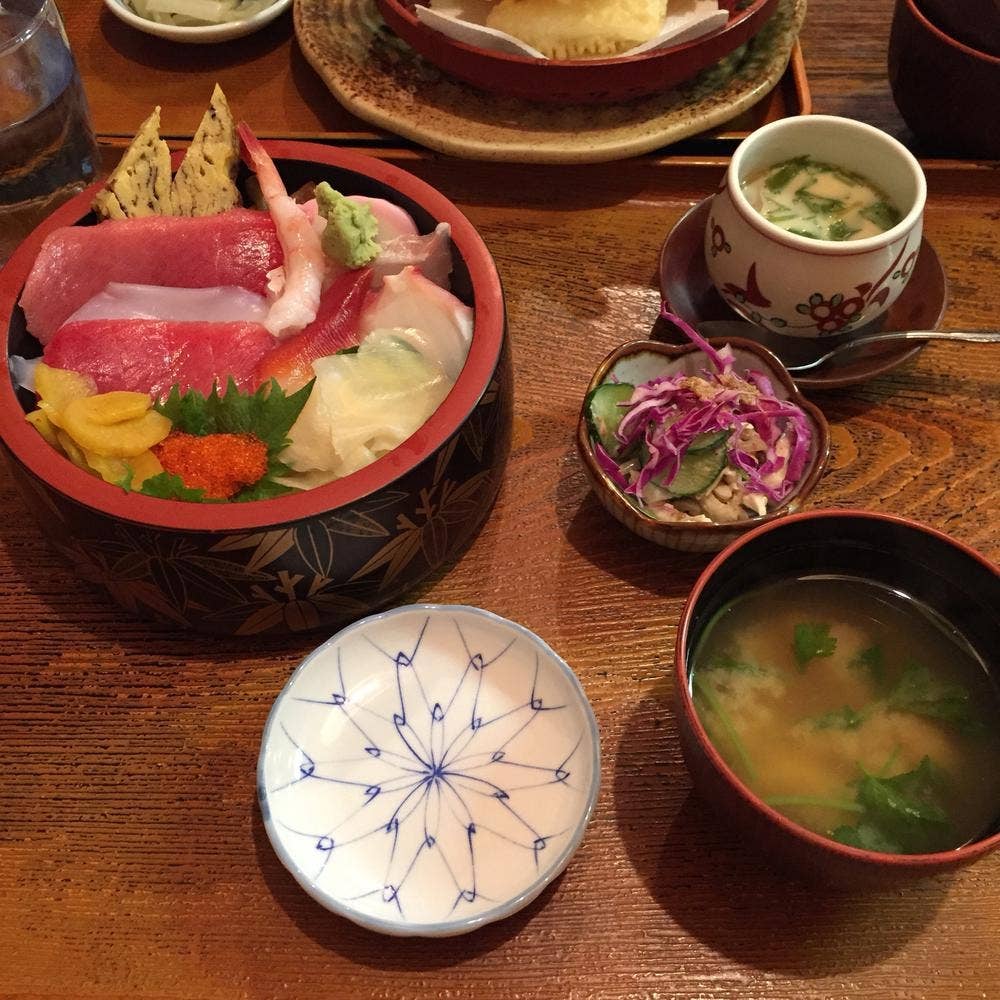 かつ美飲食店