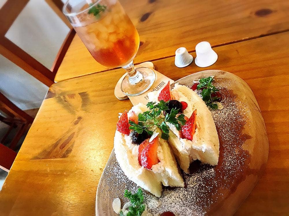 HONEY VIF sand+cafe stand