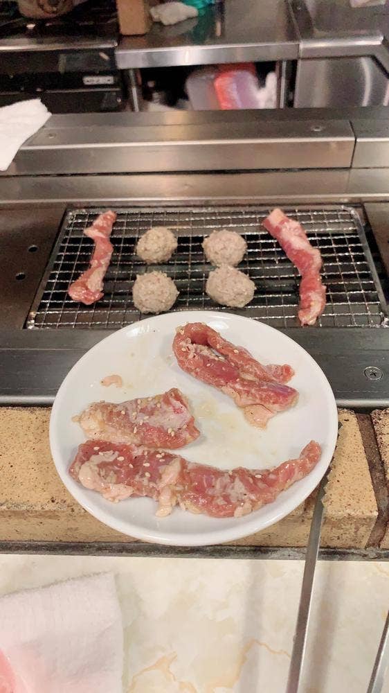 豚や 三八