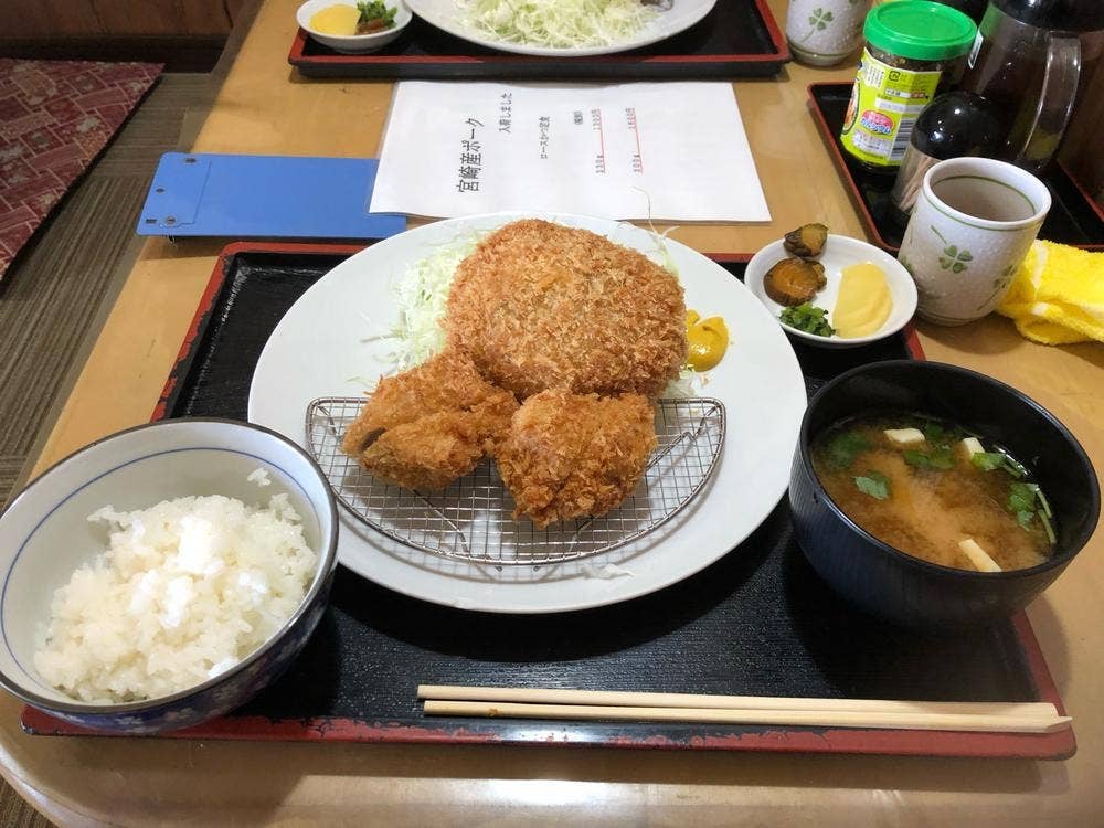とんとん亭
