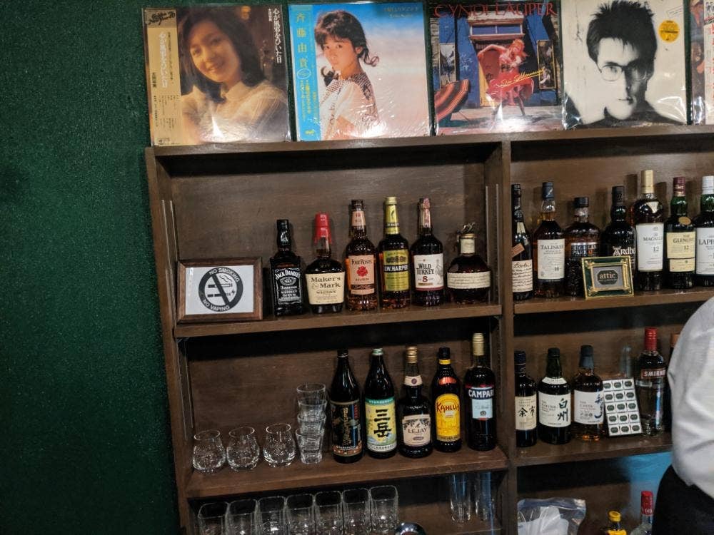 attic アナログミュージックバー