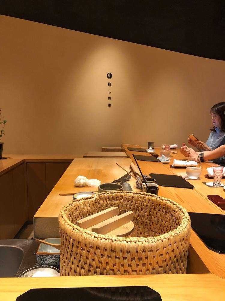 鮨しお津