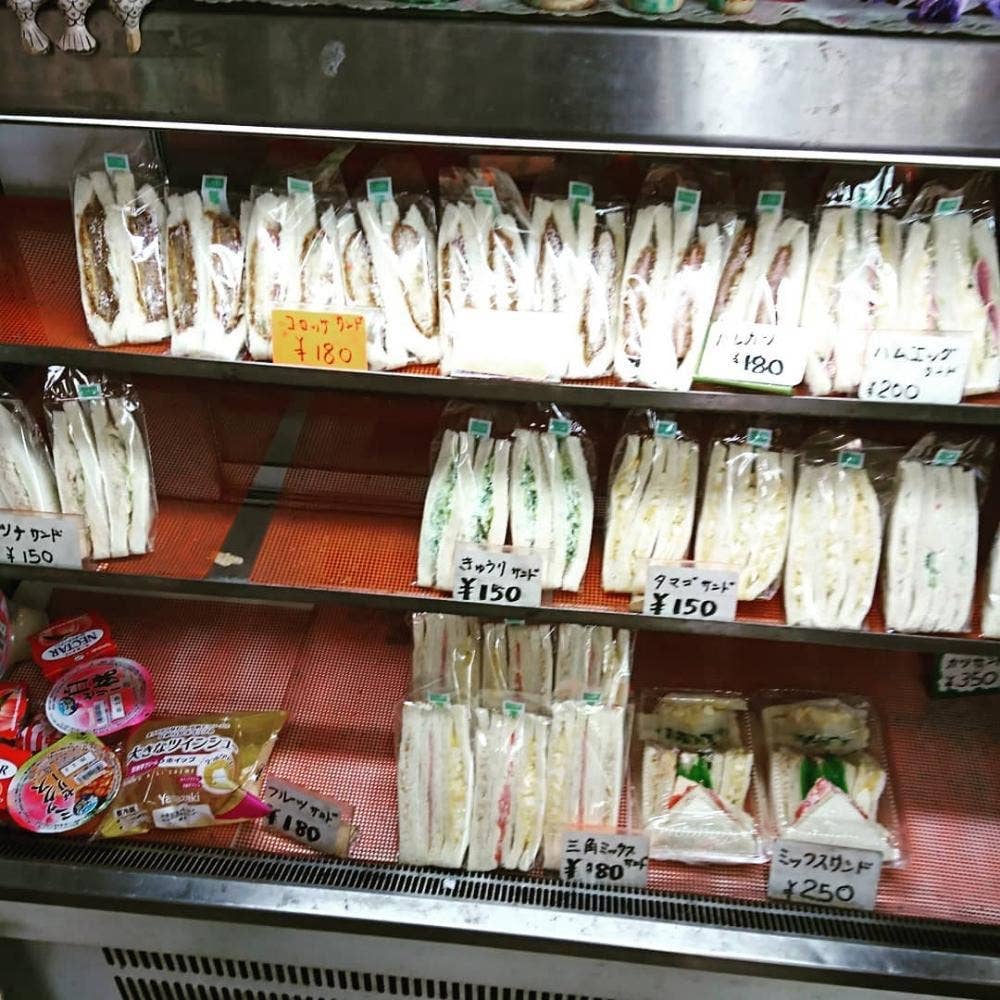 万屋菓子店