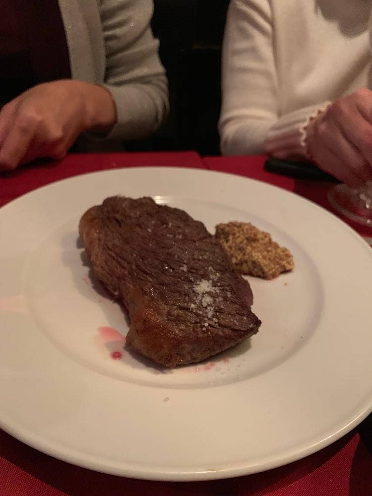 Le Caviste