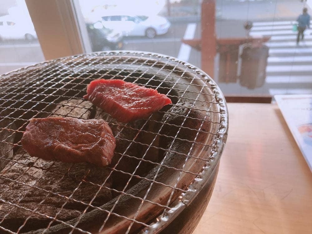 炭火ホルモン べこや