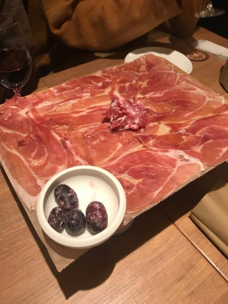 ワインの酒場。ディプント 池袋西口店