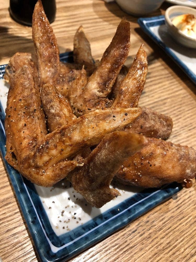 有楽町ガード下の焼き鳥 鳥料理専門店 鳥八