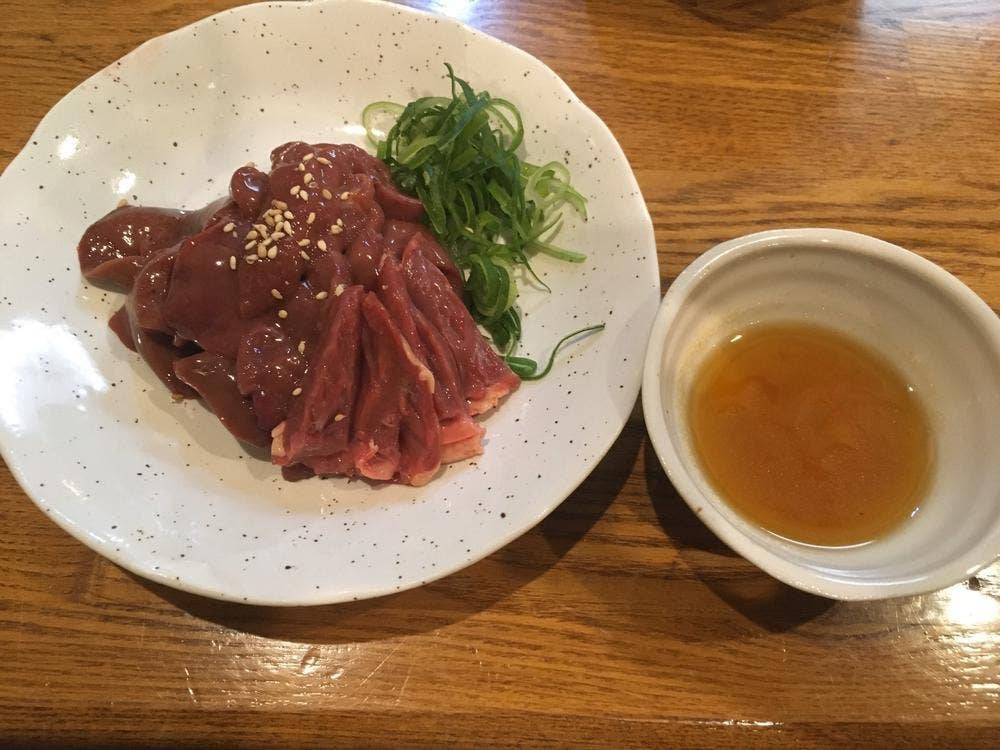 炭火焼鳥の琴三