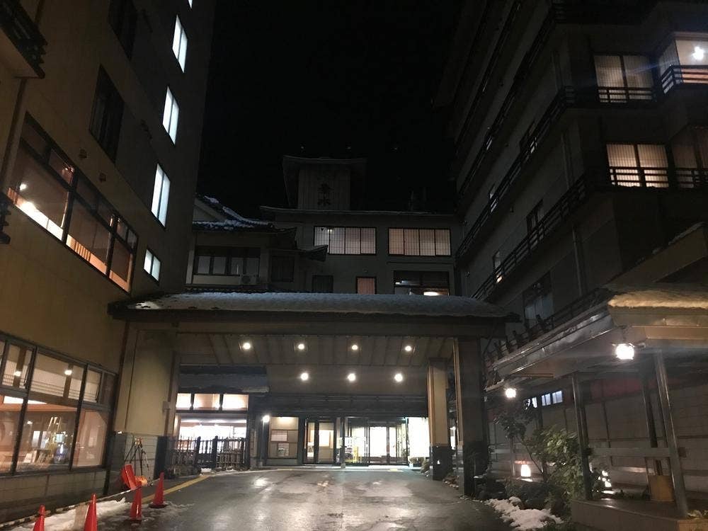酒・肴・麺処  信濃路 緑翠亭景水