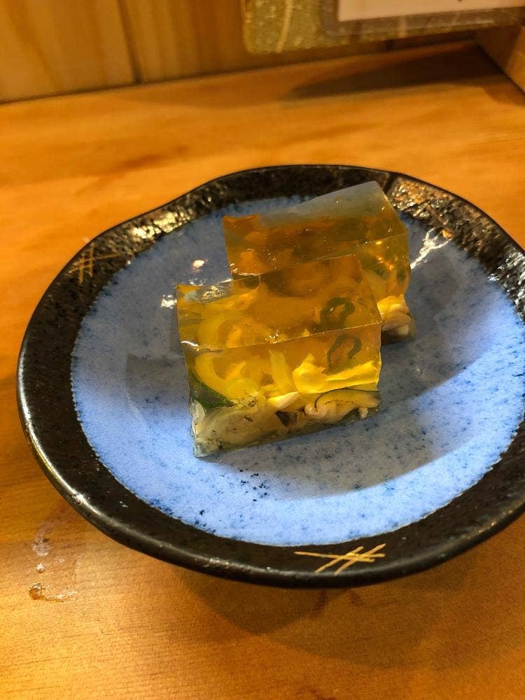 くに勝