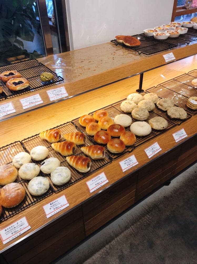 石窯パン工房 麦のひげ 津高店