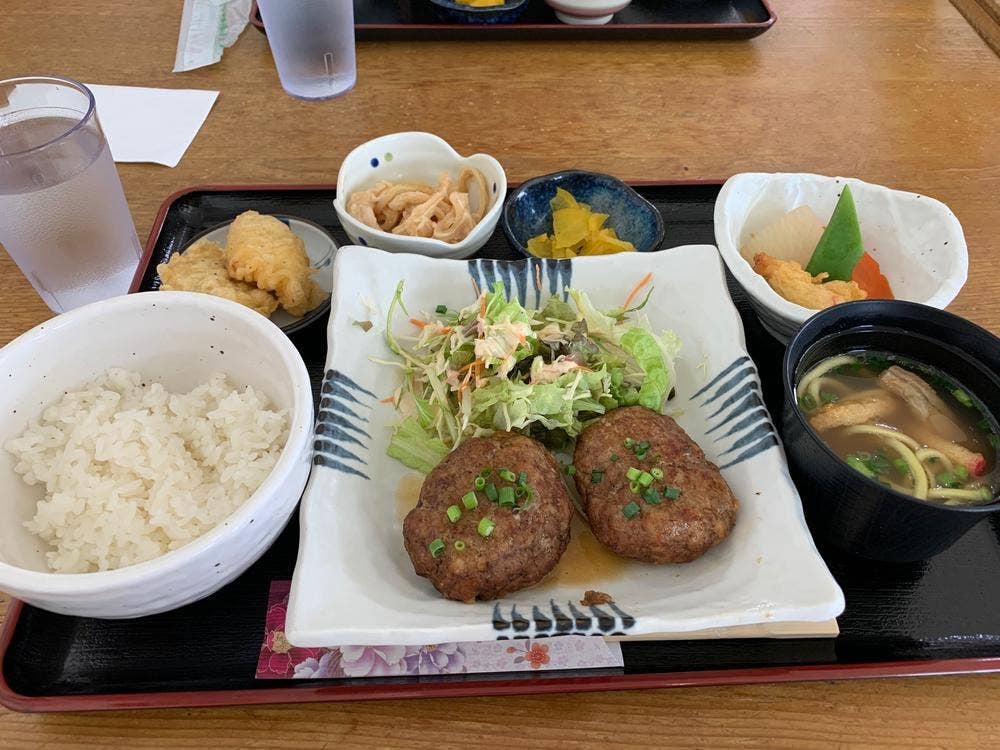 ヤマバレ牧場 ポーザーおばさんの食卓