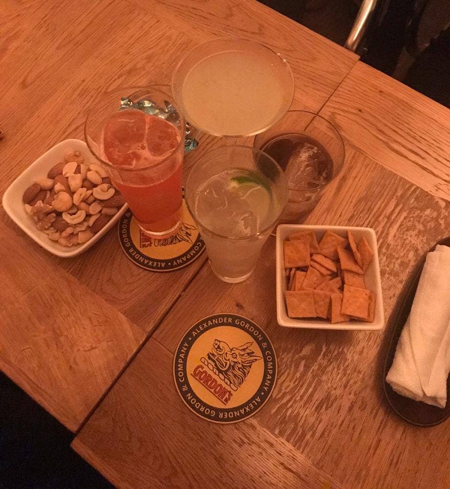 J'S Bar
