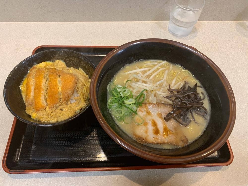 九州ラーメン金平