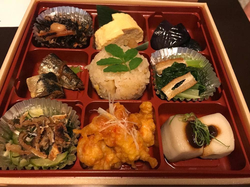 和酒菜 朱