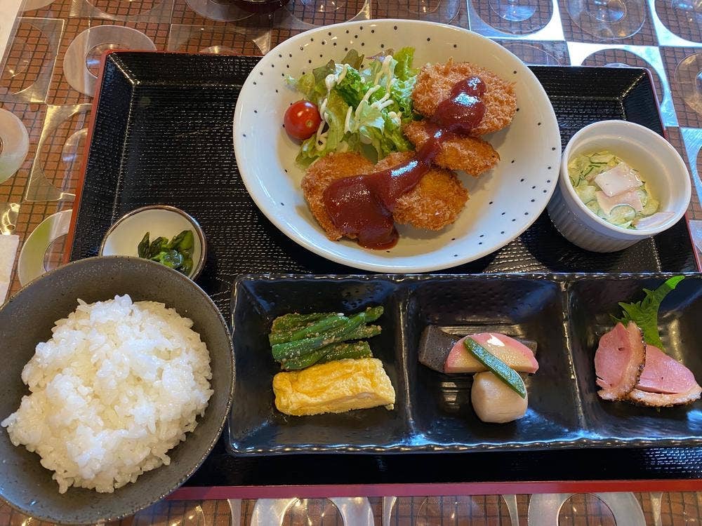ダイニング クローバー