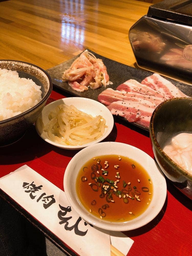 焼肉 さんじ
