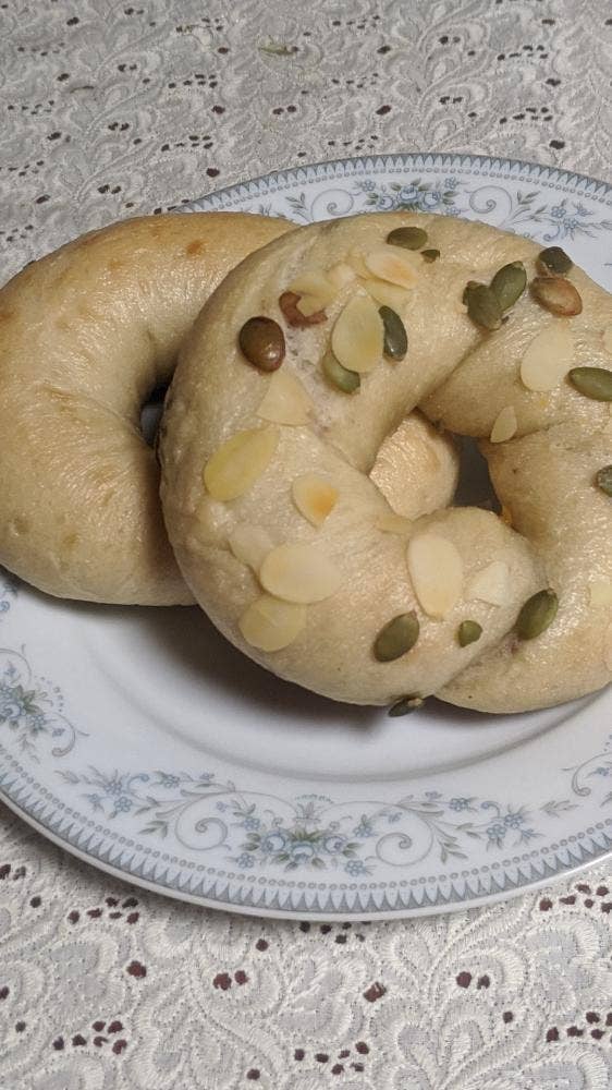 HOT BAGELS
