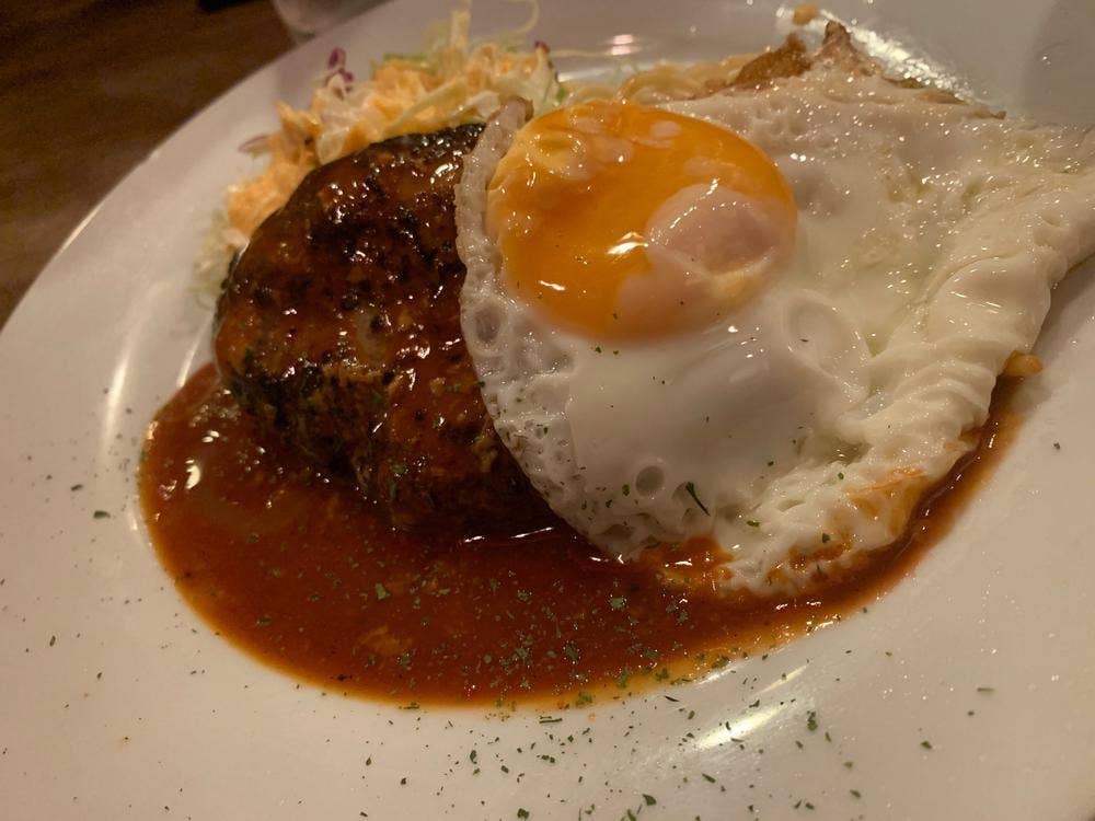 洋食ボンバー