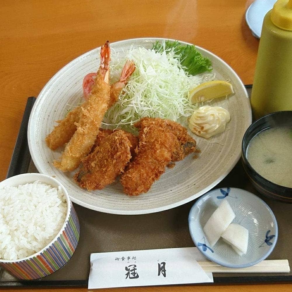 冠月