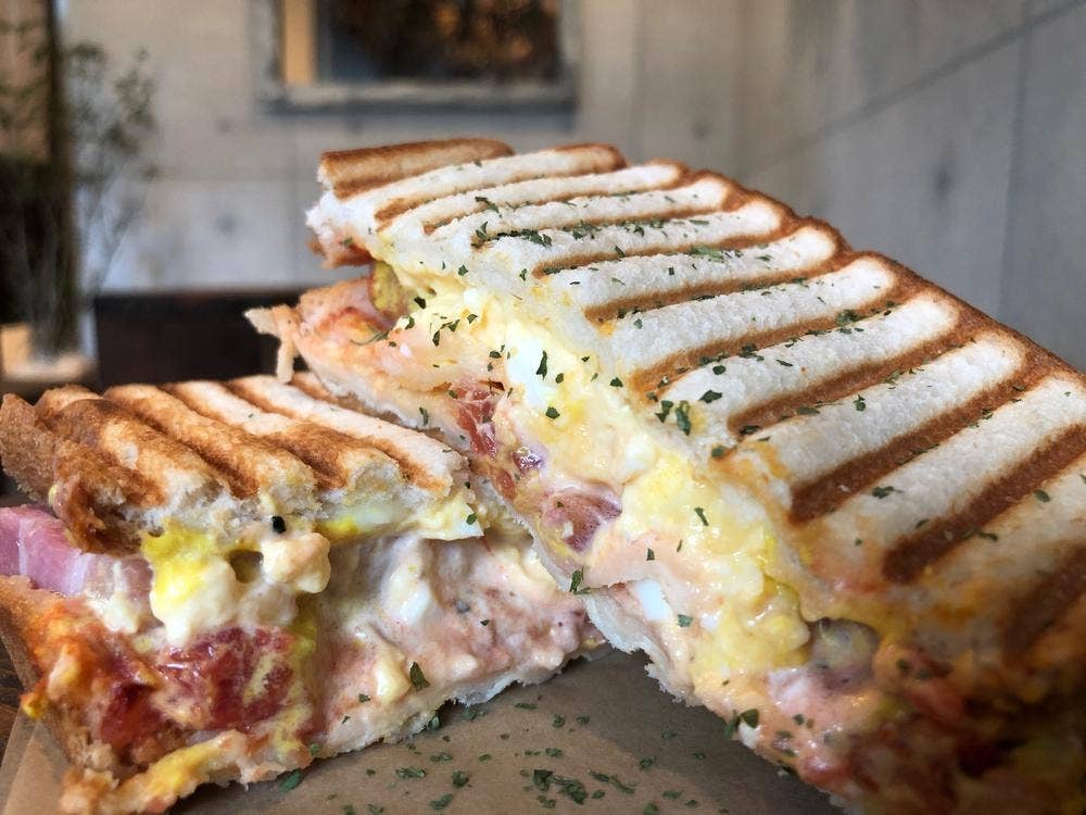 プラススタンド