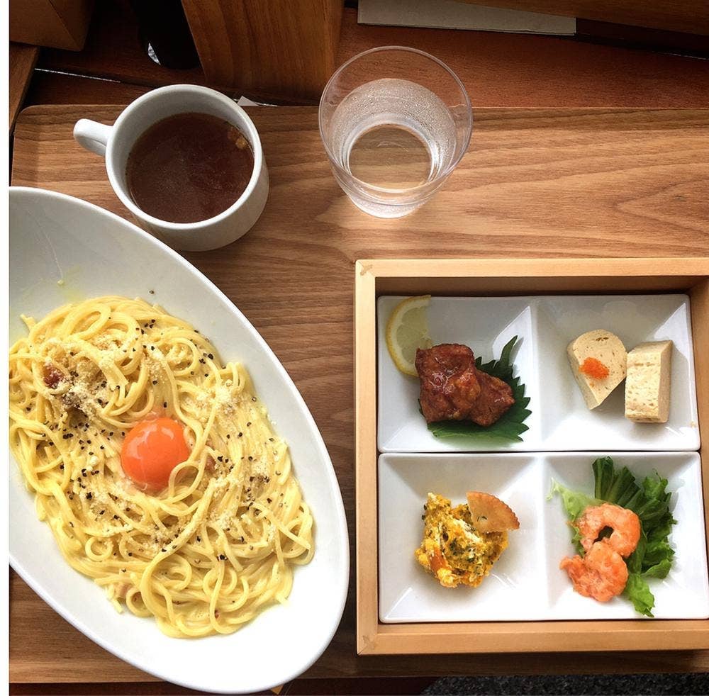 ONE CAFE!