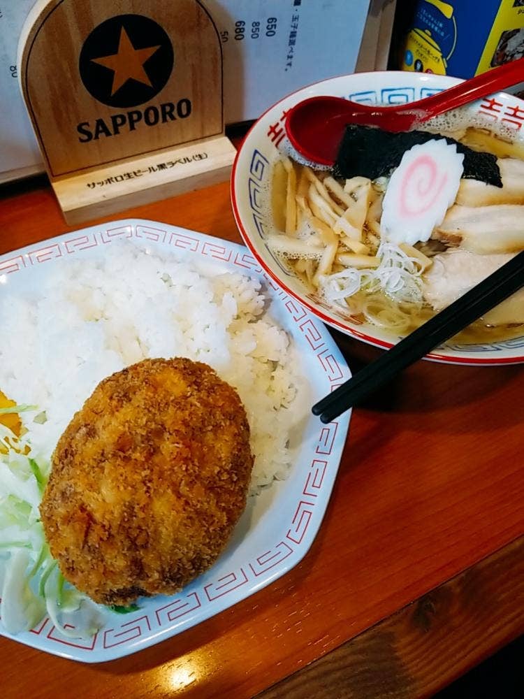 大衆肉酒場 月〜豕