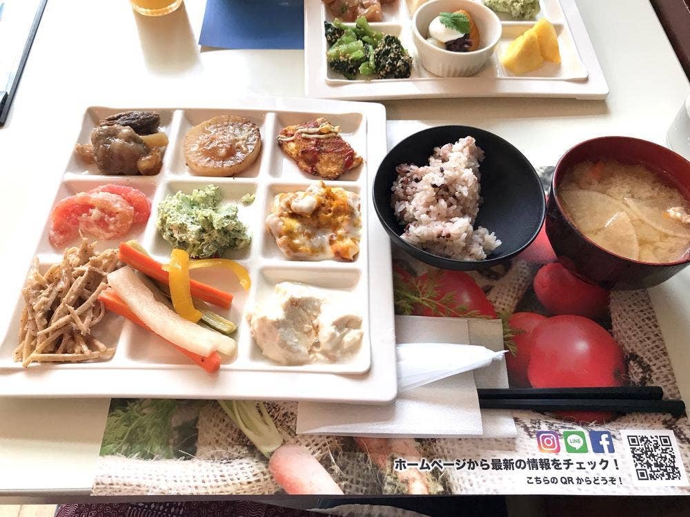 自然派ビュッフェレストラン 六丁目農園