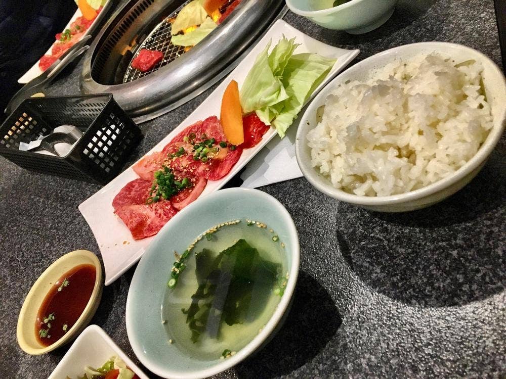 炭火焼肉 梨洞
